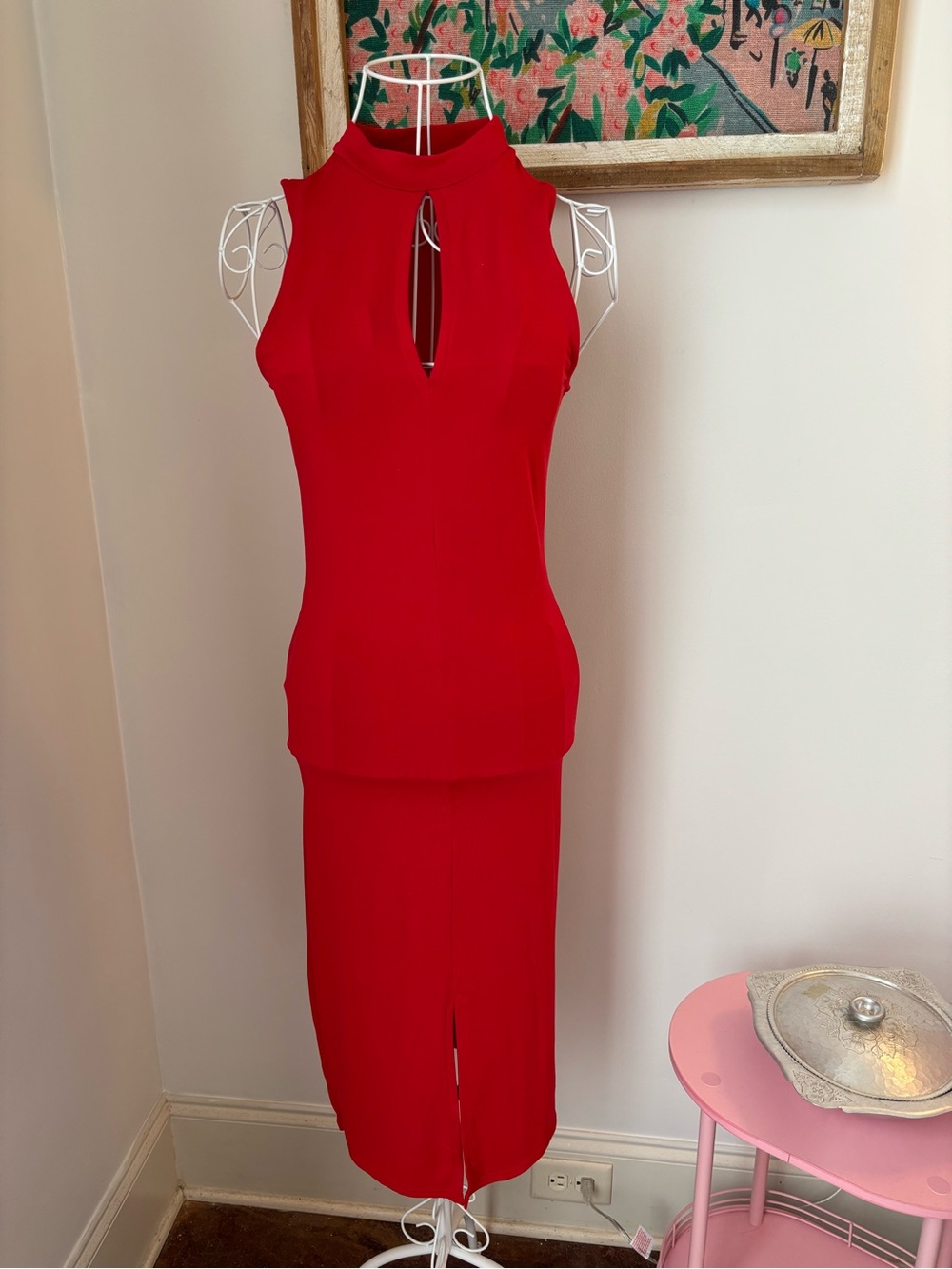 Red Sleeveless Keyhole Midi Dress